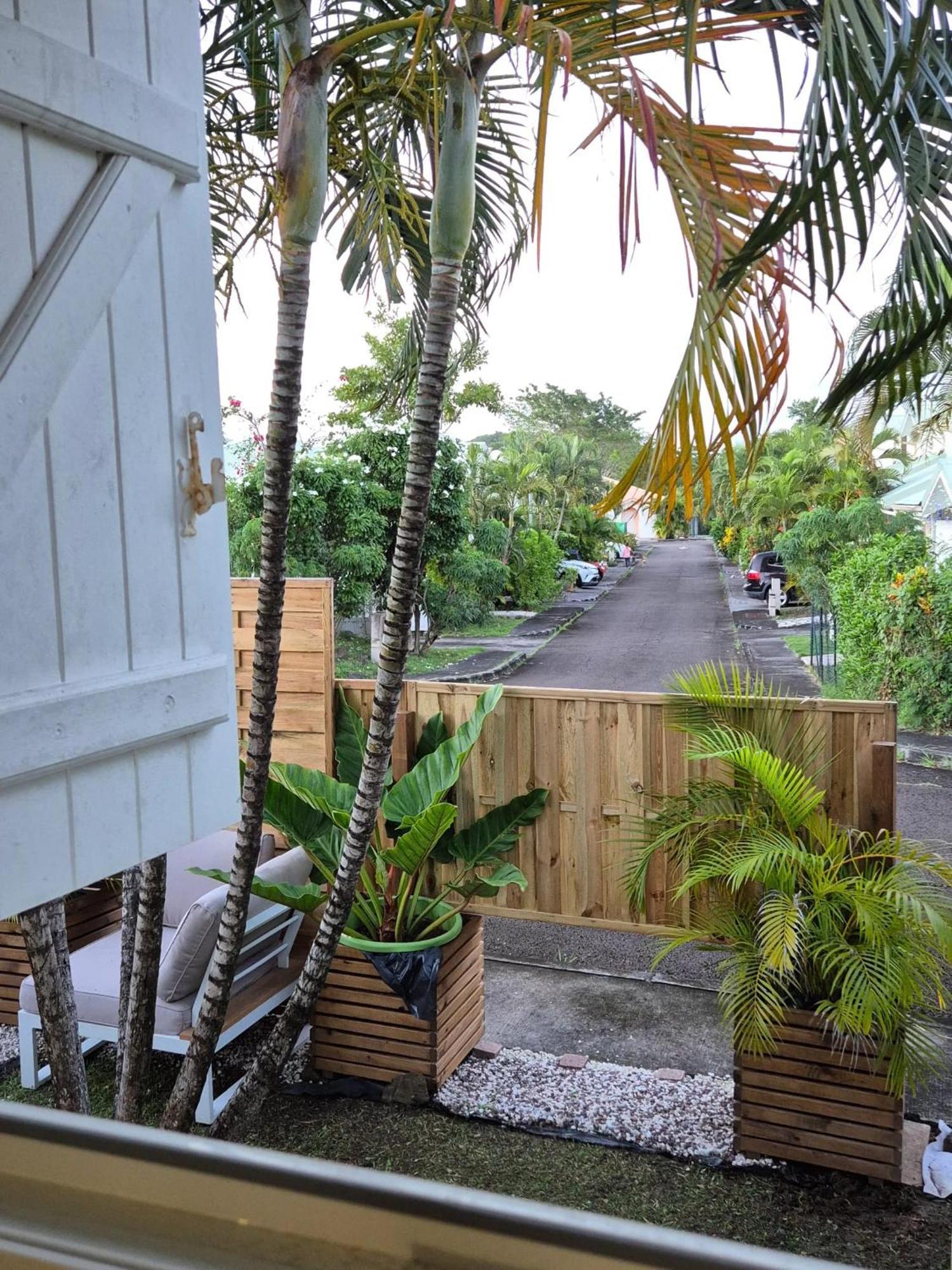 Maison Charmante A Sainte-Anne Avec Jardin Et Pergola En Bois. 外观 照片