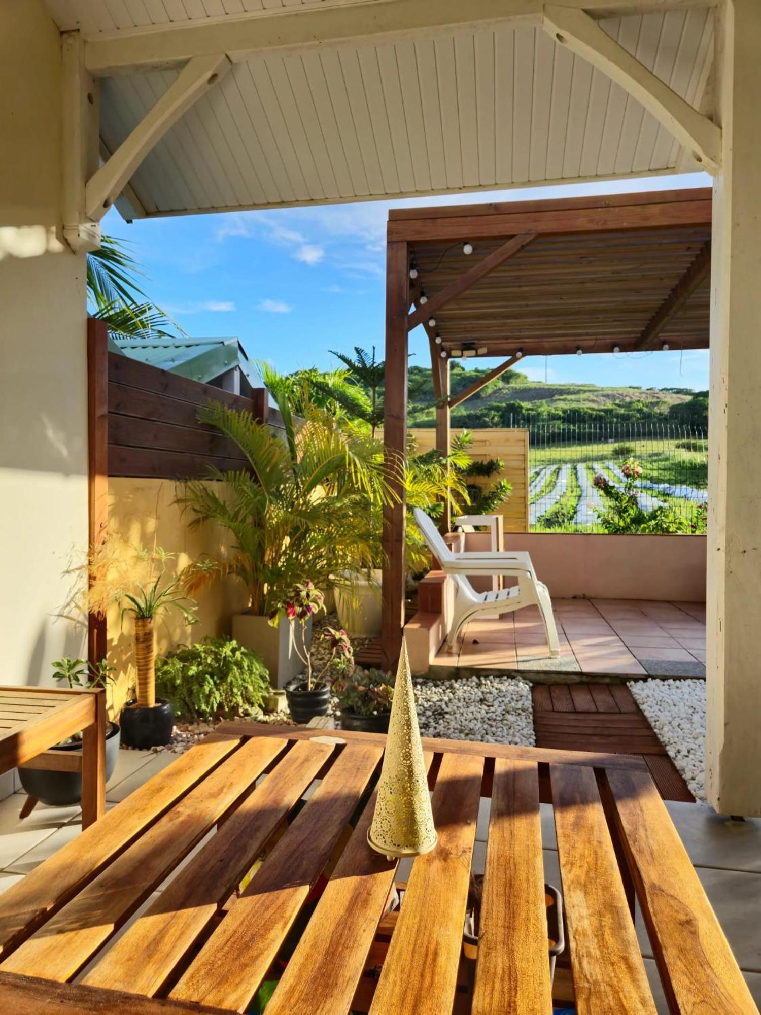 Maison Charmante A Sainte-Anne Avec Jardin Et Pergola En Bois. 外观 照片