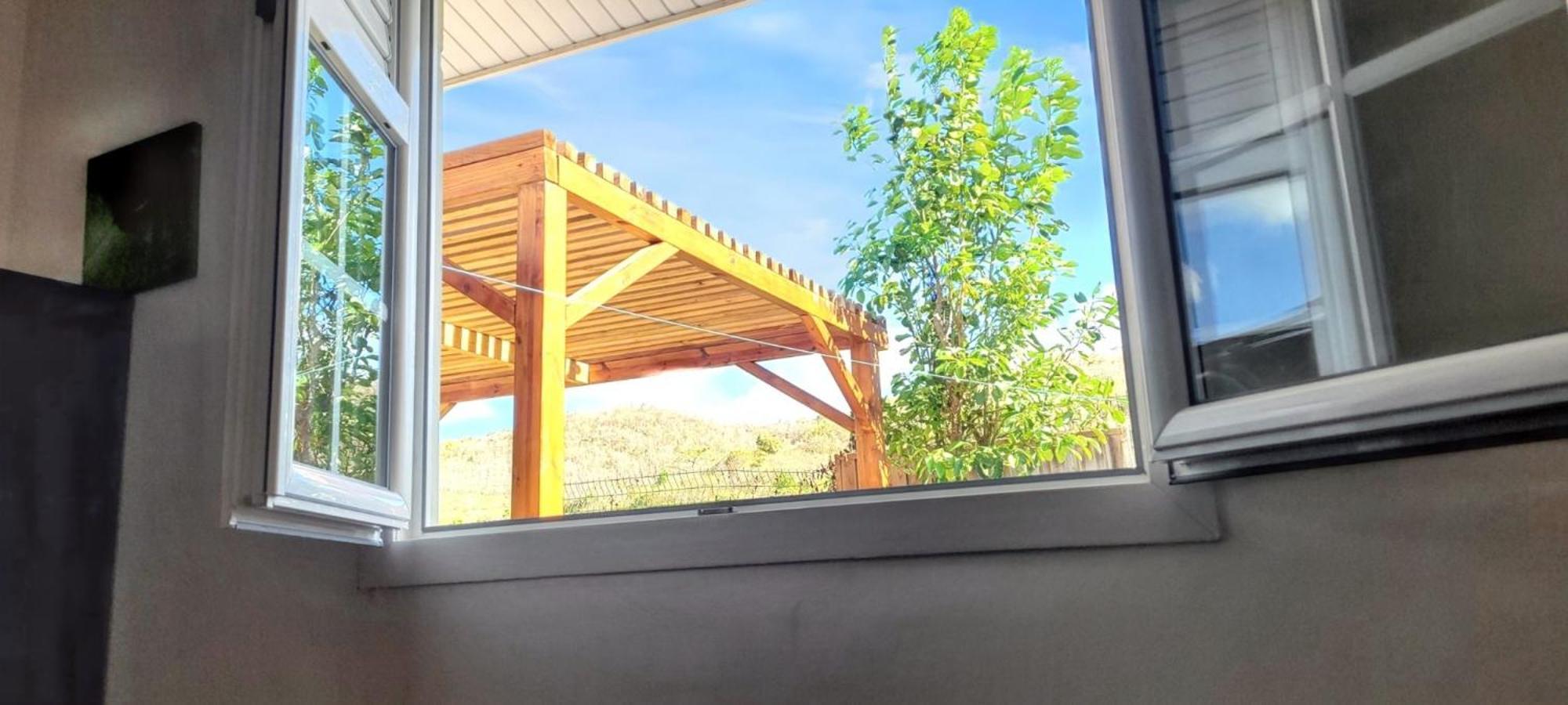 Maison Charmante A Sainte-Anne Avec Jardin Et Pergola En Bois. 外观 照片