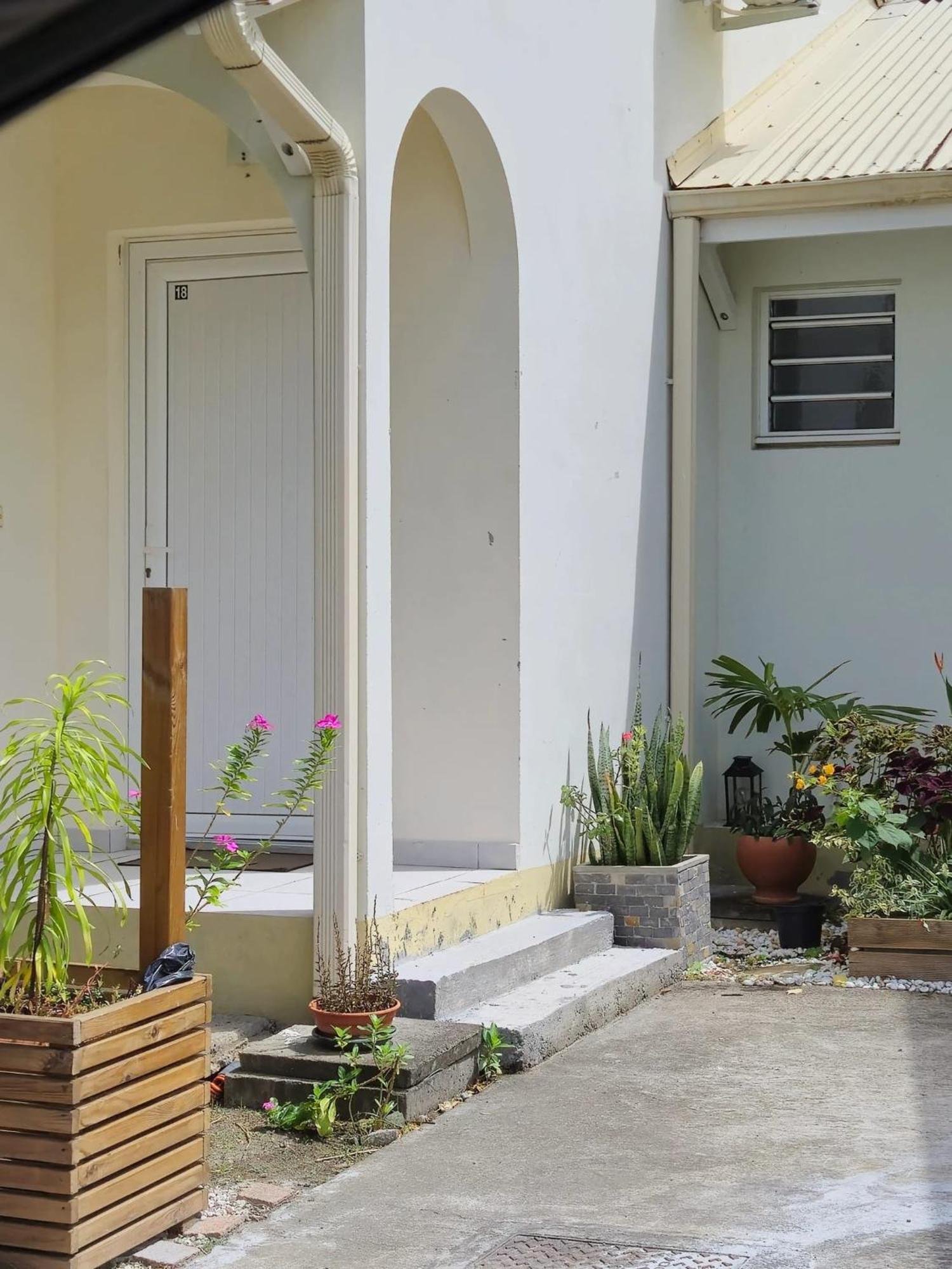 Maison Charmante A Sainte-Anne Avec Jardin Et Pergola En Bois. 外观 照片